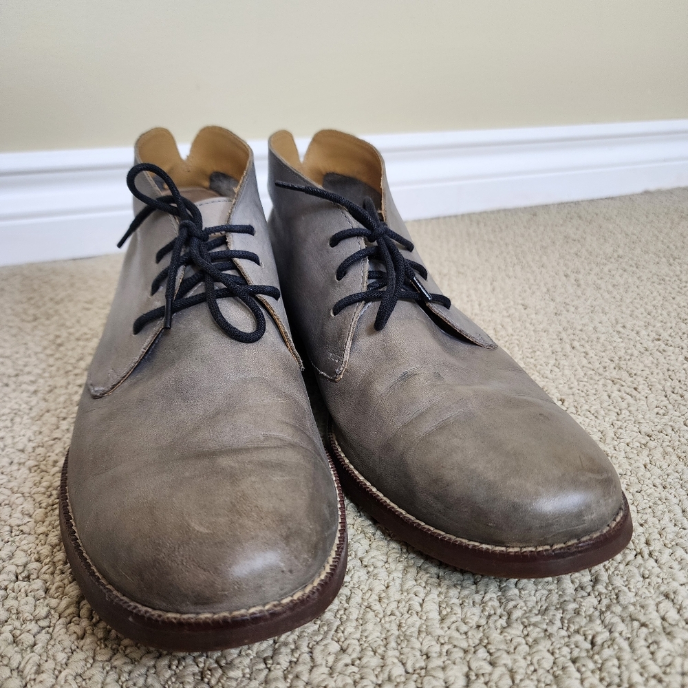 Cole Haan Grey Low Cut Leather Dress Shoes  Size 8.5 M Chukka